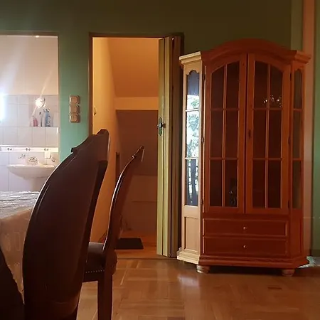Poirot Apartman Erd